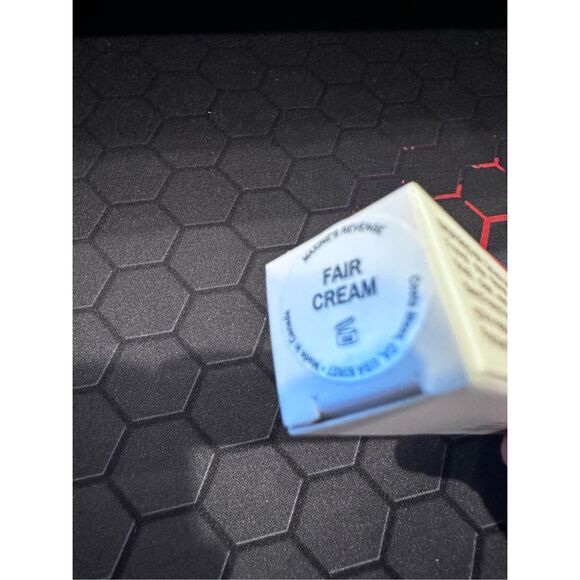 Maxine’s Revenge FRENCH FACE Concealer Concentrate - Color: FAIR cream - Picture 5 of 7